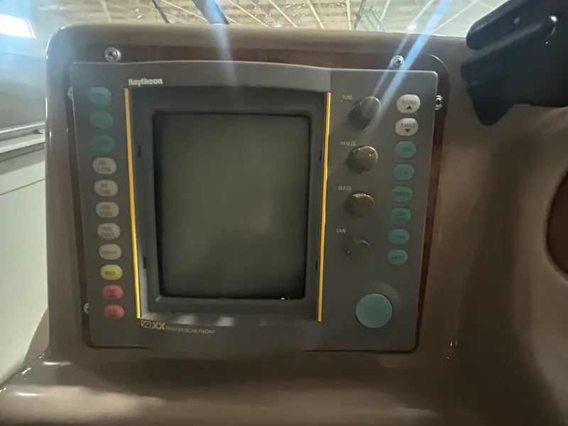 Slide: The Image of 1999 Maxum 3700 SCR - 7840713