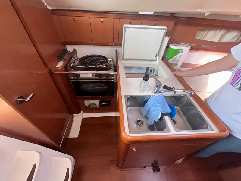 Slide: The Image of 2008 Beneteau Oceanis 310 - 7840777