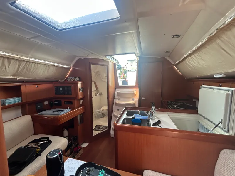 Slide: The Image of 2008 Beneteau Oceanis 310 - 7840786