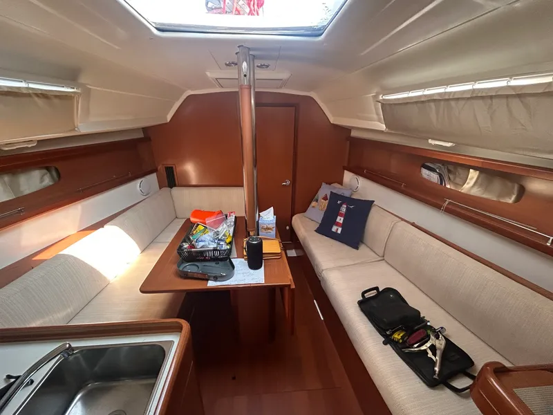Slide: The Image of 2008 Beneteau Oceanis 310 - 7840783