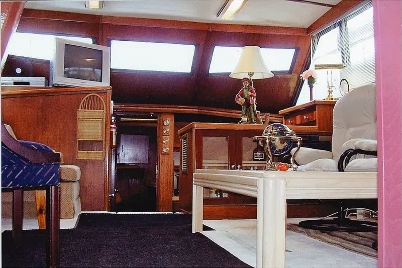 Slide: The Image of 1974 Hatteras 48 Yachtfish - 7840809