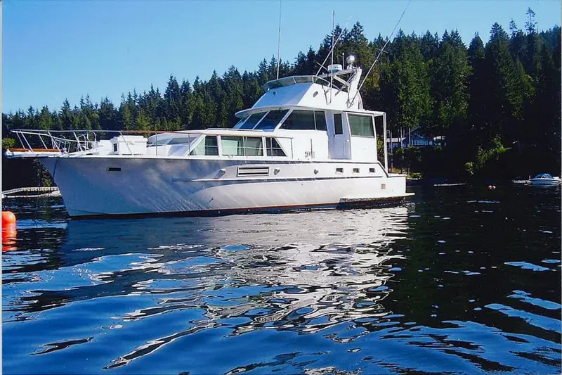 Slide: The Image of 1974 Hatteras 48 Yachtfish - 7840805