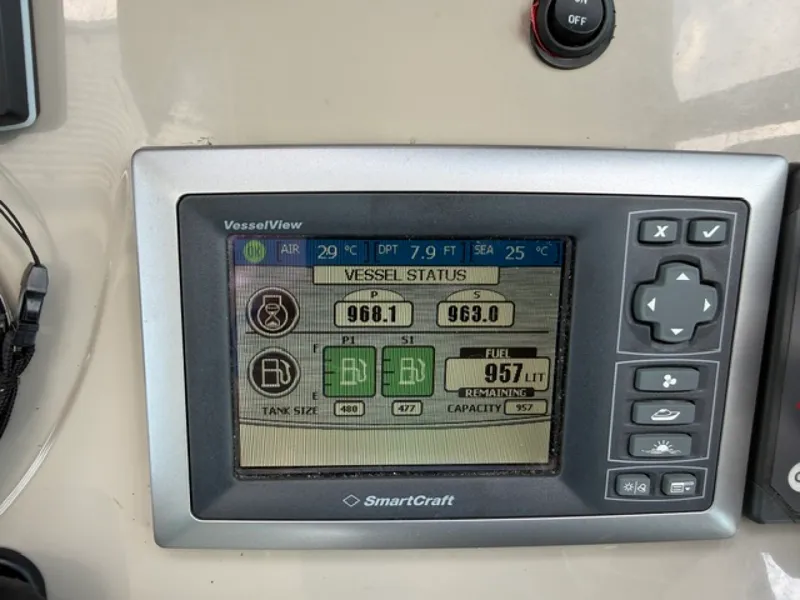 Slide: The Image of 2008 Sea Ray 38 Sundancer - 7840838