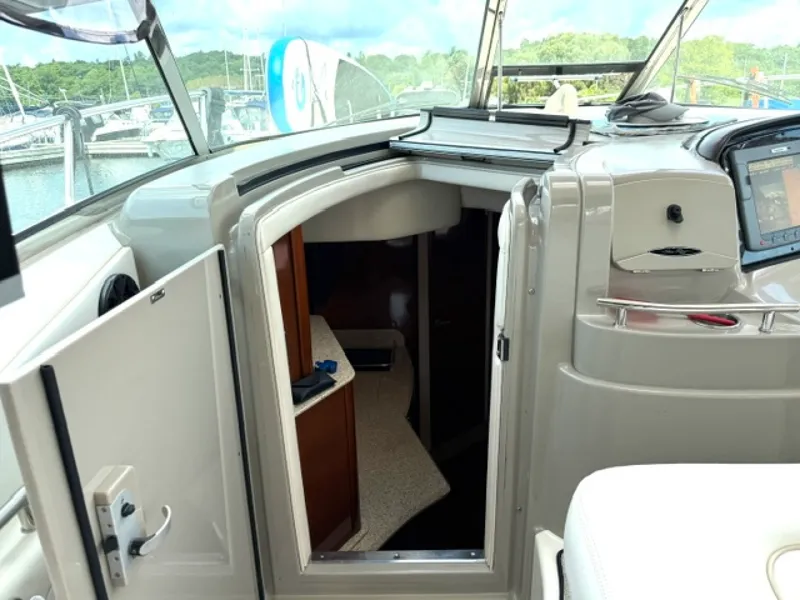 Slide: The Image of 2008 Sea Ray 38 Sundancer - 7840835