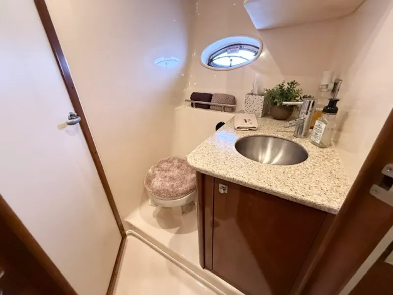 Slide: The Image of 2008 Sea Ray 38 Sundancer - 7840847