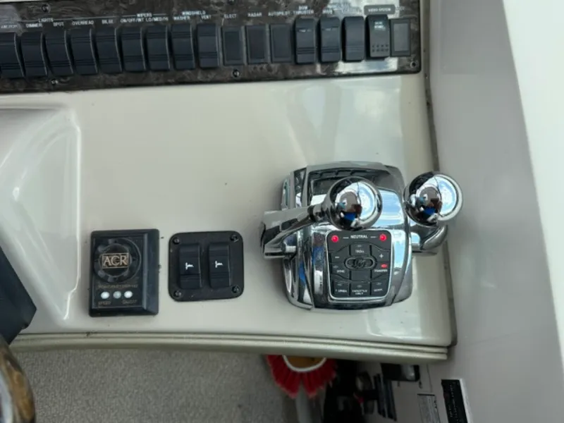 Slide: The Image of 2008 Sea Ray 38 Sundancer - 7840840