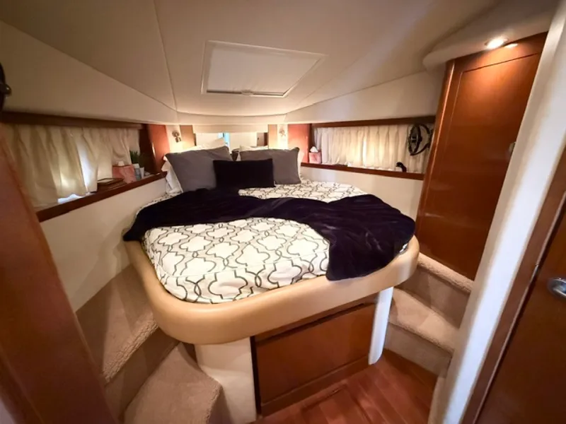 Slide: The Image of 2008 Sea Ray 38 Sundancer - 7840846