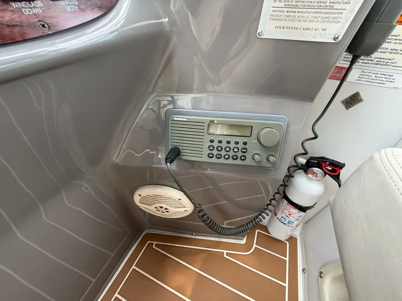 Slide: The Image of 2001 Four Winns 328 Vista - 7840901