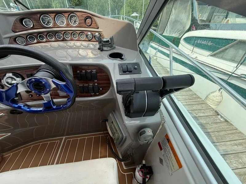 Slide: The Image of 2001 Four Winns 328 Vista - 7840900