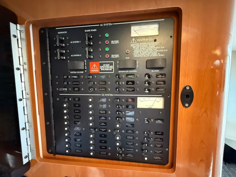 Slide: The Image of 2001 Four Winns 328 Vista - 7840929