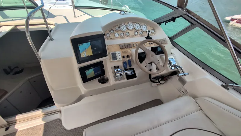 Slide: The Image of 1990 Cruisers Yachts 3375 - 7840978