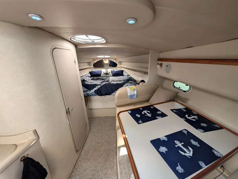 Slide: The Image of 1990 Cruisers Yachts 3375 - 7840991
