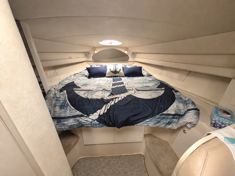 Slide: The Image of 1990 Cruisers Yachts 3375 - 7840992