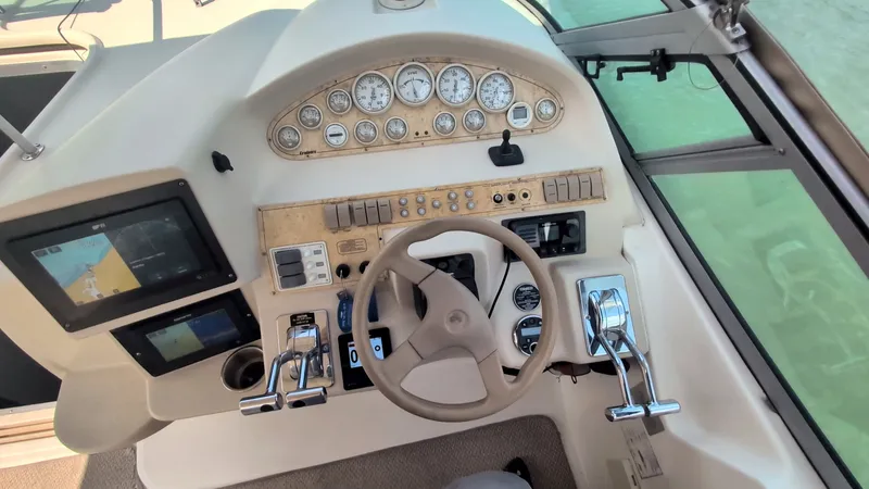 Slide: The Image of 1990 Cruisers Yachts 3375 - 7840979