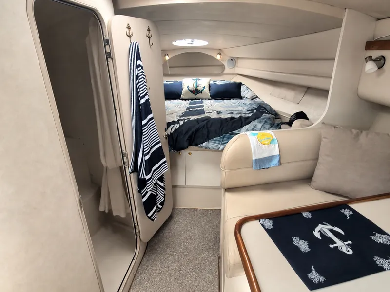 Slide: The Image of 1990 Cruisers Yachts 3375 - 7840987