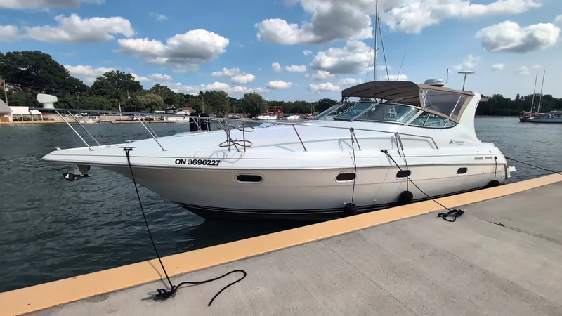 Slide: The Image of 1990 Cruisers Yachts 3375 - 7840958