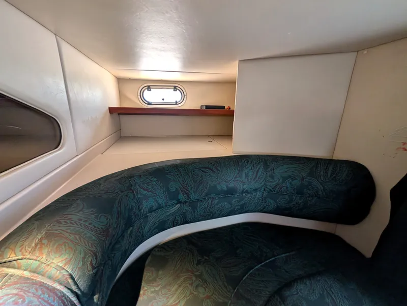 Slide: The Image of 1990 Cruisers Yachts 3375 - 7841003