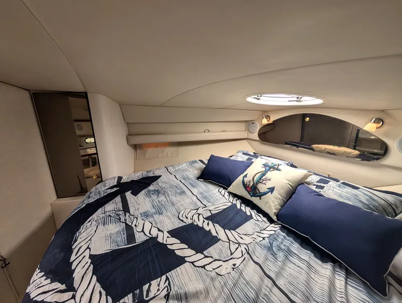 Slide: The Image of 1990 Cruisers Yachts 3375 - 7840994