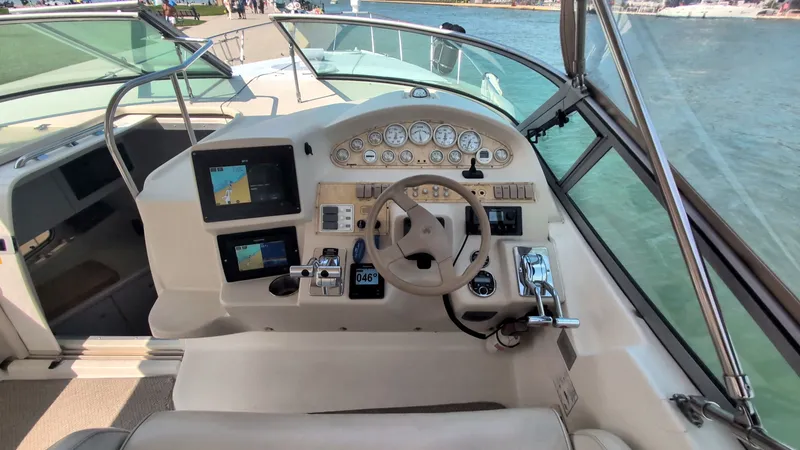 Slide: The Image of 1990 Cruisers Yachts 3375 - 7840977