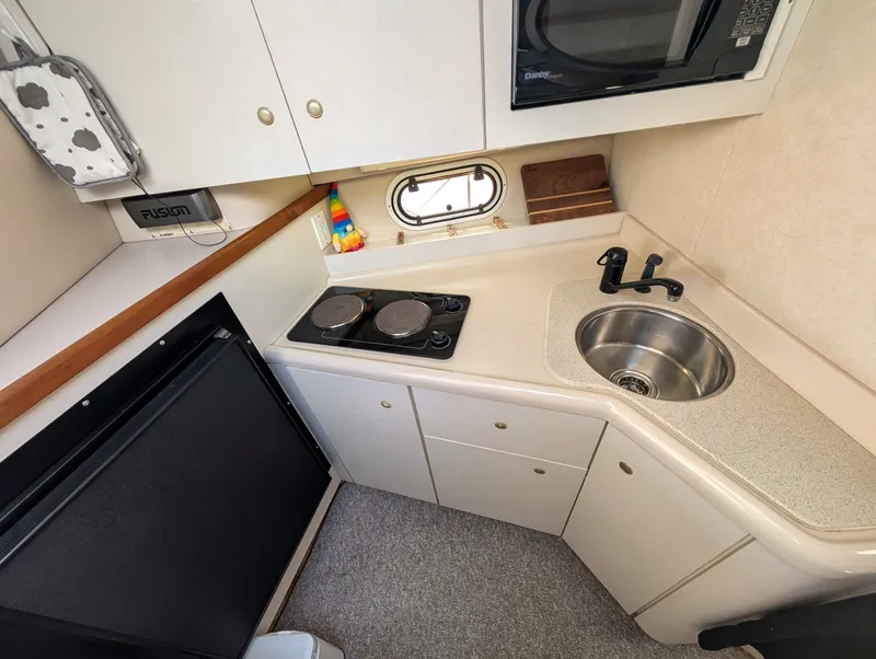 Slide: The Image of 1990 Cruisers Yachts 3375 - 7840996