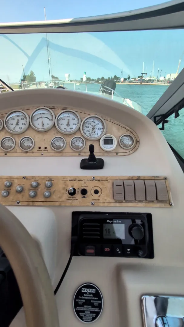 Slide: The Image of 1990 Cruisers Yachts 3375 - 7840980