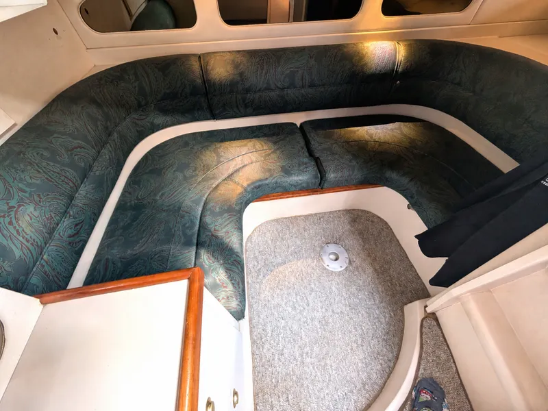 Slide: The Image of 1990 Cruisers Yachts 3375 - 7841001