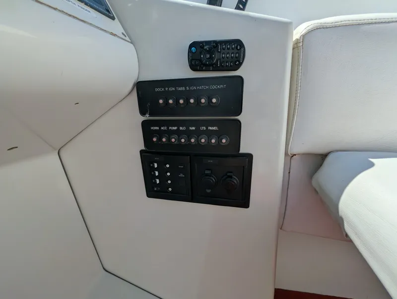 Slide: The Image of 1988 Chris Craft 375 Stinger - 7841050