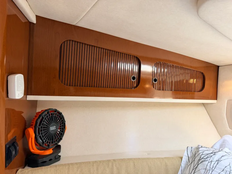 Slide: The Image of 2008 Sea Ray 290 Sundancer - 7841205