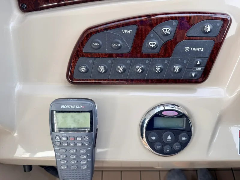Slide: The Image of 2008 Sea Ray 290 Sundancer - 7841173
