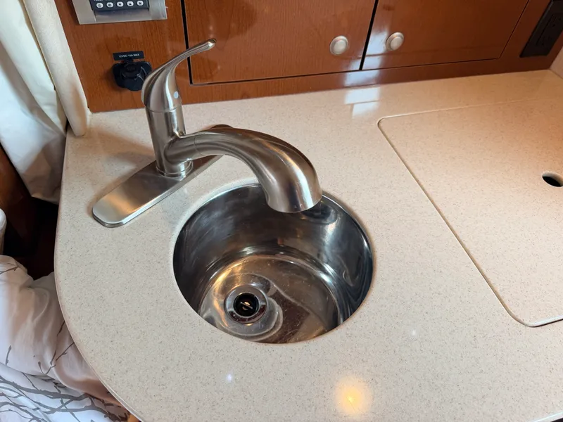 Slide: The Image of 2008 Sea Ray 290 Sundancer - 7841197