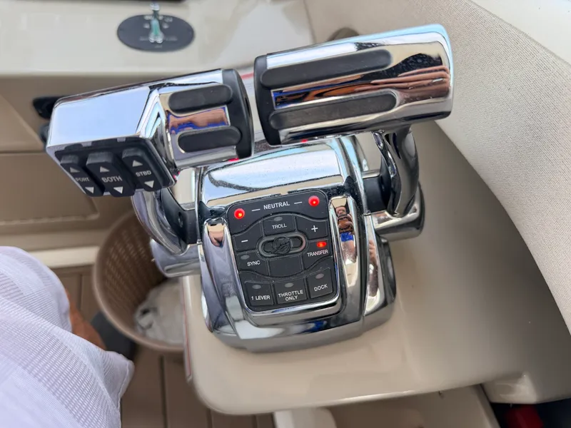 Slide: The Image of 2008 Sea Ray 290 Sundancer - 7841174