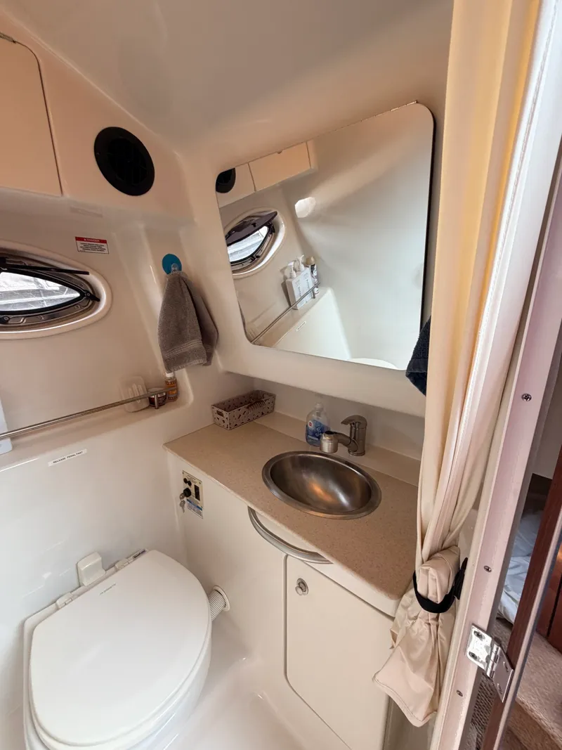 Slide: The Image of 2008 Sea Ray 290 Sundancer - 7841214