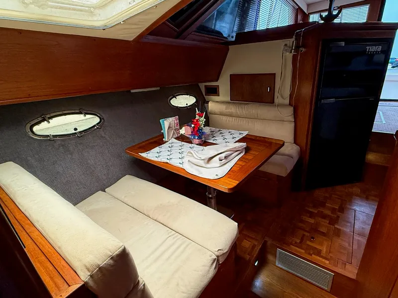 Slide: The Image of 1989 Tiara Yachts 3600 Convertible - 7841268
