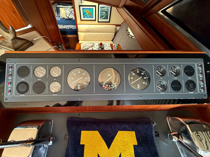 Slide: The Image of 1989 Tiara Yachts 3600 Convertible - 7841253