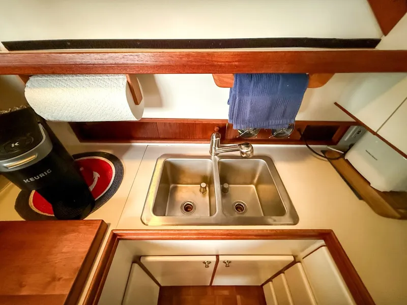 Slide: The Image of 1989 Tiara Yachts 3600 Convertible - 7841263