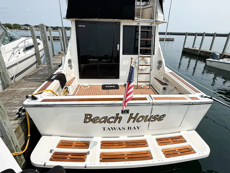 Slide: The Image of 1989 Tiara Yachts 3600 Convertible - 7841238