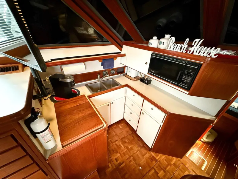 Slide: The Image of 1989 Tiara Yachts 3600 Convertible - 7841261