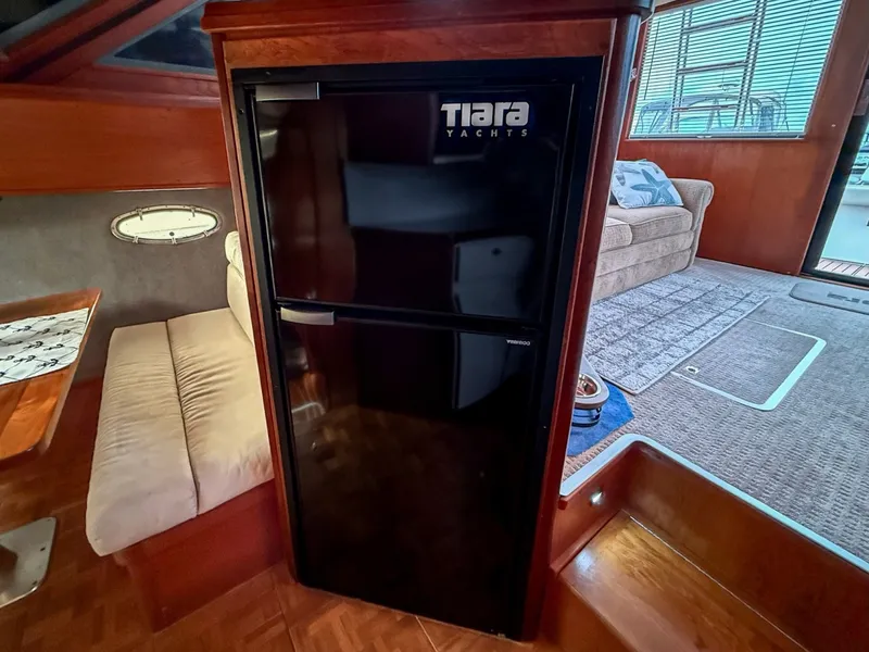Slide: The Image of 1989 Tiara Yachts 3600 Convertible - 7841265