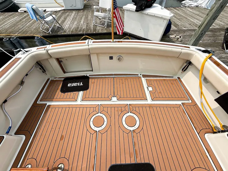 Slide: The Image of 1989 Tiara Yachts 3600 Convertible - 7841241
