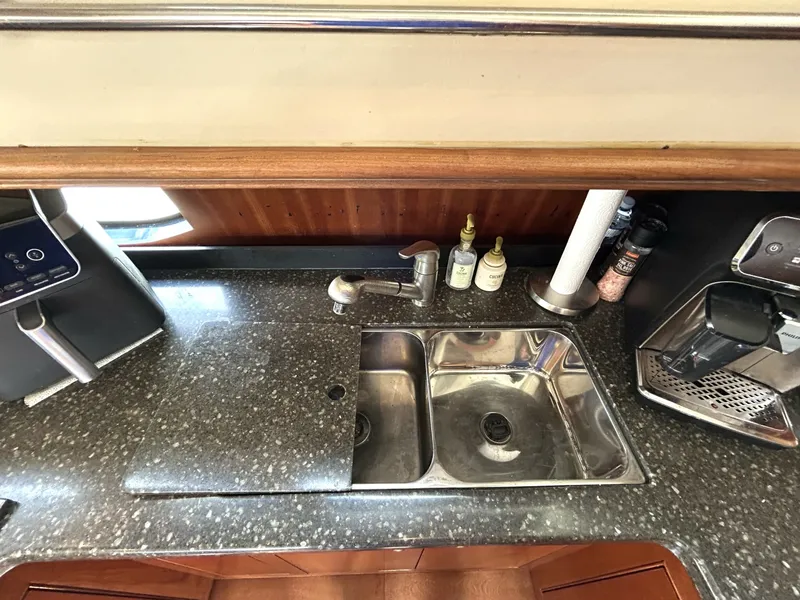Slide: The Image of 2007 Cruisers Yachts 455 - 7841309