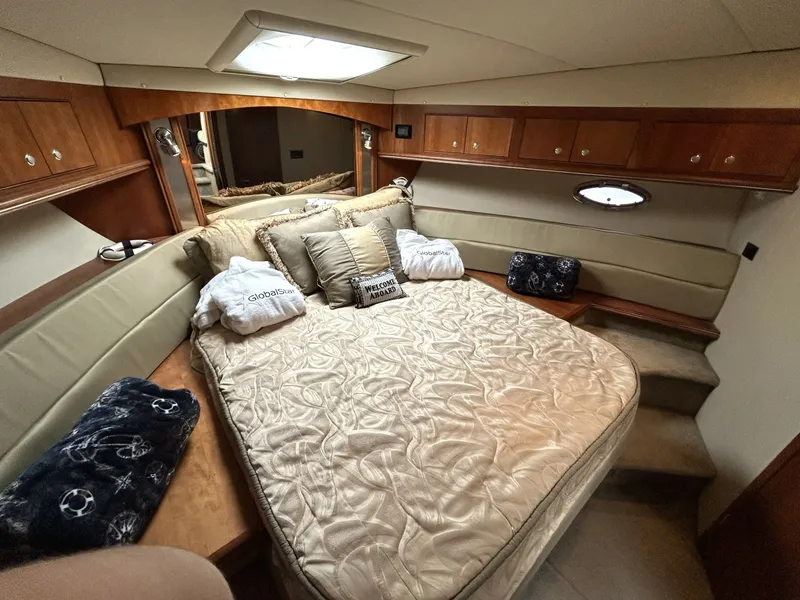 Slide: The Image of 2007 Cruisers Yachts 455 - 7841327