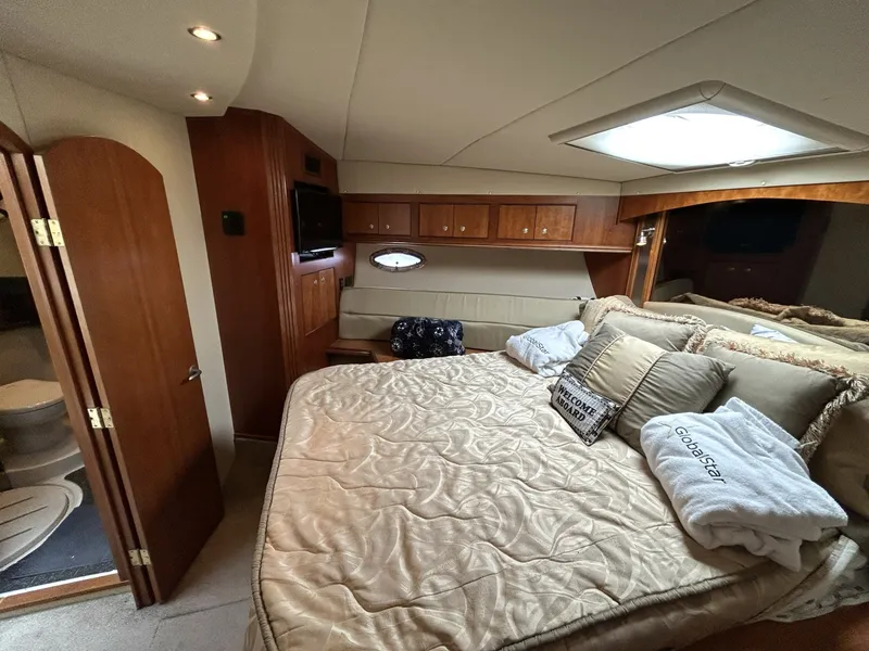 Slide: The Image of 2007 Cruisers Yachts 455 - 7841328