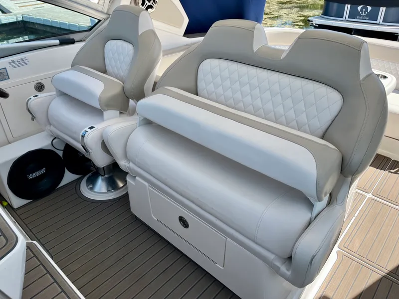 Slide: The Image of 2012 Chaparral 330 Signature - 7841353