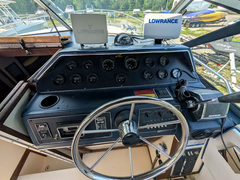 Slide: The Image of 1987 Sea Ray 270 Amberjack - 7841446