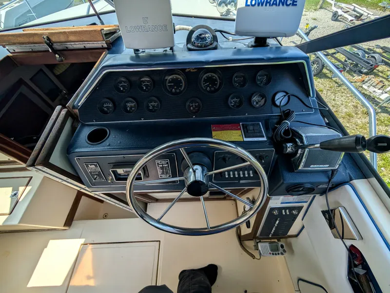 Slide: The Image of 1987 Sea Ray 270 Amberjack - 7841445