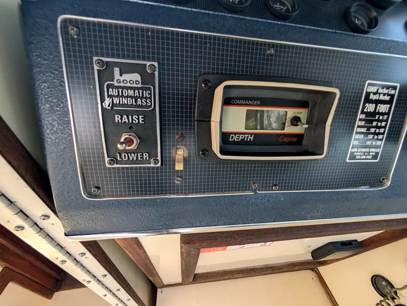 Slide: The Image of 1987 Sea Ray 270 Amberjack - 7841447