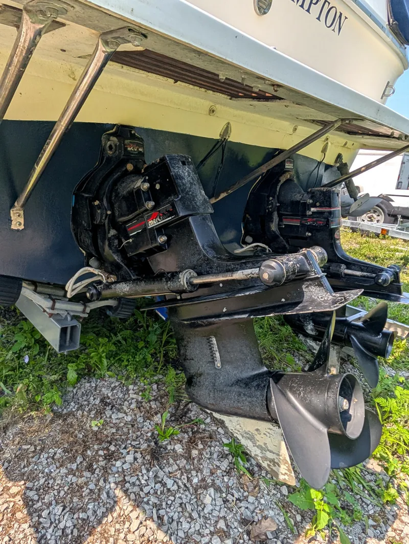 Slide: The Image of 1987 Sea Ray 270 Amberjack - 7841467