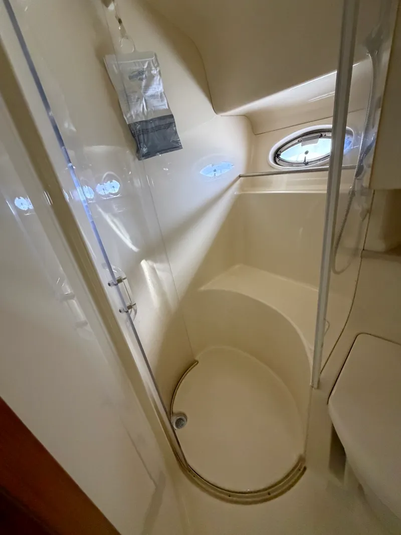 Slide: The Image of 2000 Sea Ray 460 Sundancer - 7841546