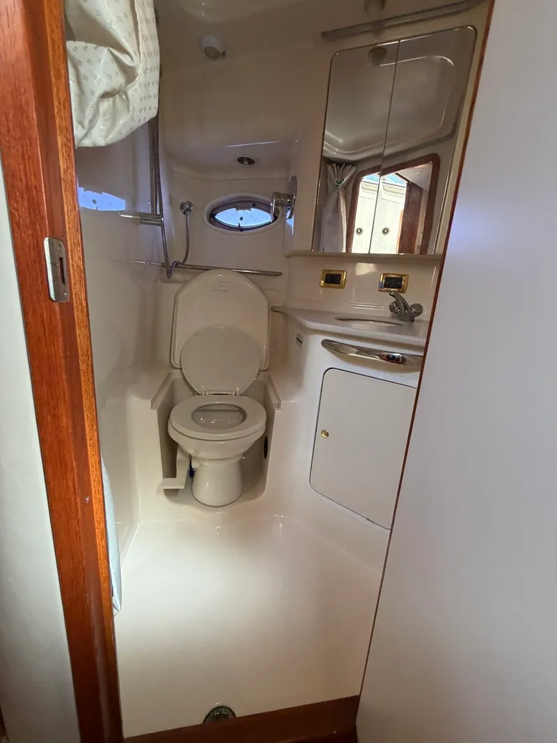 Slide: The Image of 2000 Sea Ray 460 Sundancer - 7841551