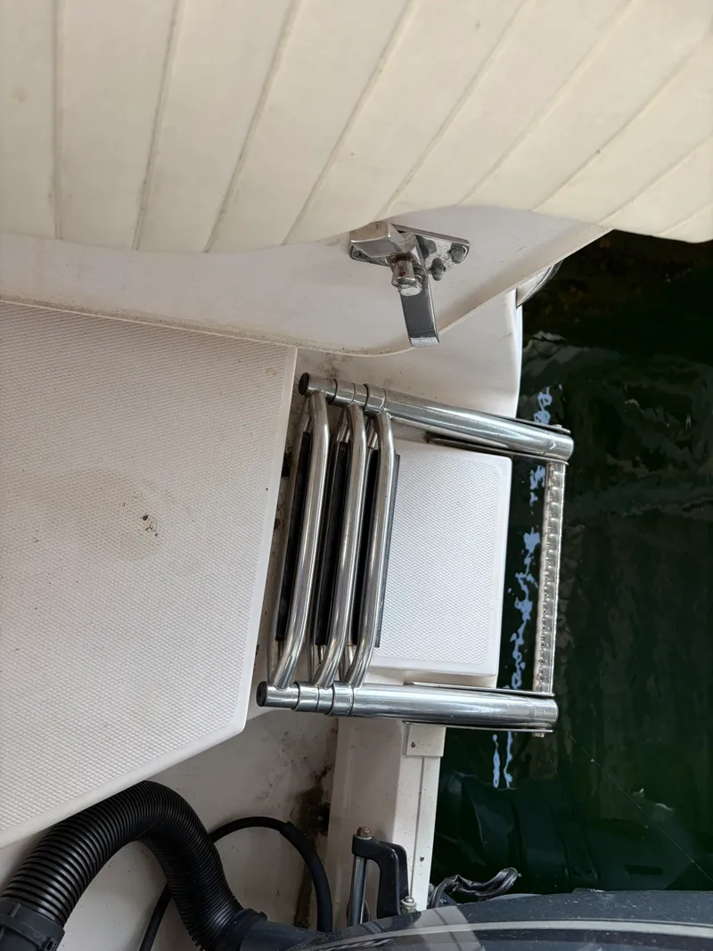Slide: The Image of 2007 Grady-White Express 305 - 7841585